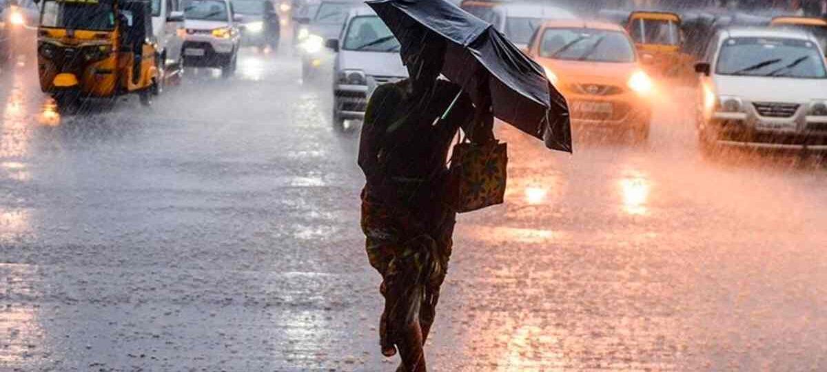 දිස්ත්‍රික්ක කිහිපයකට මි.මී 100ක පමණ තද වැසි 