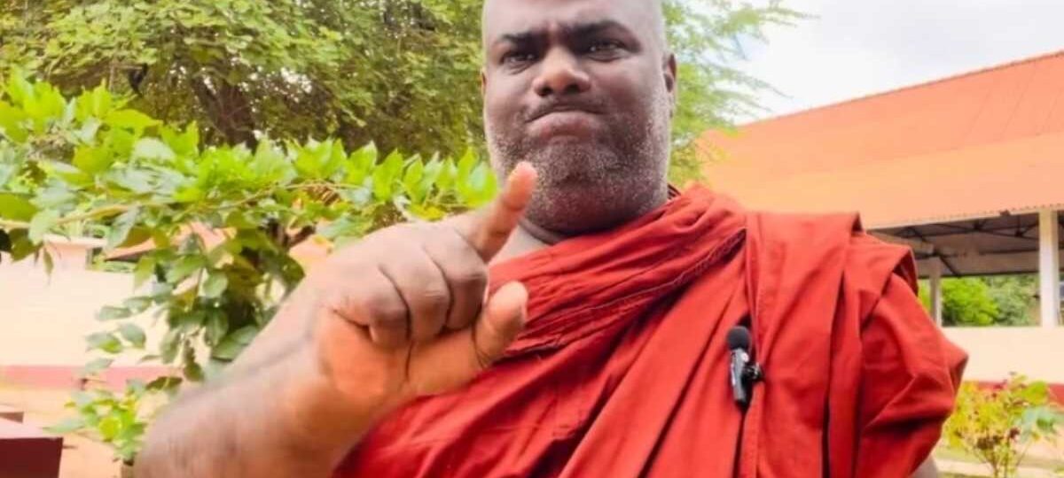 රාජාංගනේ හිමි අත්අඩංගුවට