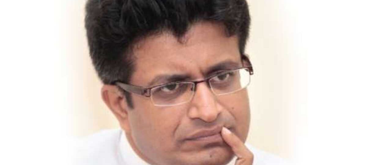 ගම්මන්පිල පොලීසියට යයි