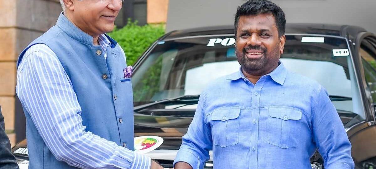 ශ්‍රී ලංකා පොලීසියට ඉන්දියාවෙන් කැබ් රථ 134ක්