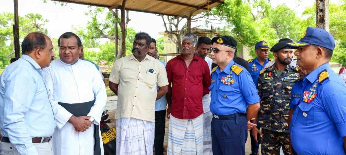 ආරක්ෂක නියෝජ්‍ය අමාත්‍යවරයා මන්නාරම් දිස්ත්‍රික්කයට