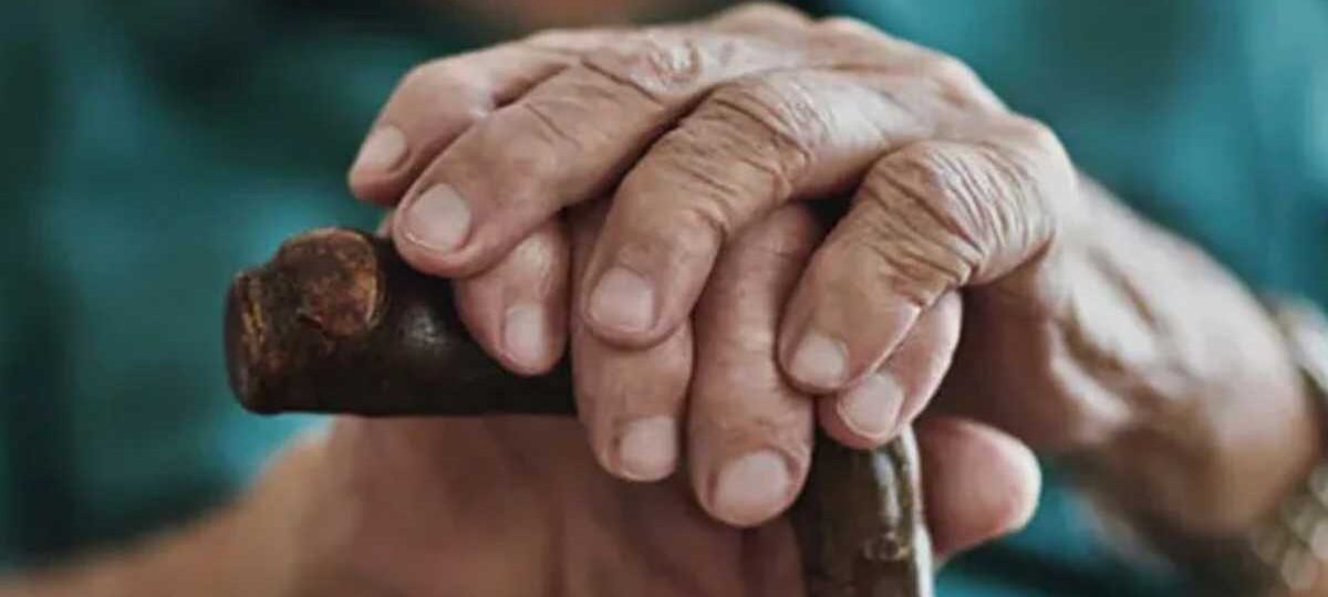 අයිස් මත්ද්‍රව්‍ය සමග අත්අඩංගුවට ගත් 81 හැවිරිදි ආච්චි