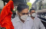 චරිත් – රඛිත පොලිස් ලොක්කන්ට අල්ලස් දෙයි.. අතරමැදි හිමිනම කවුද.?