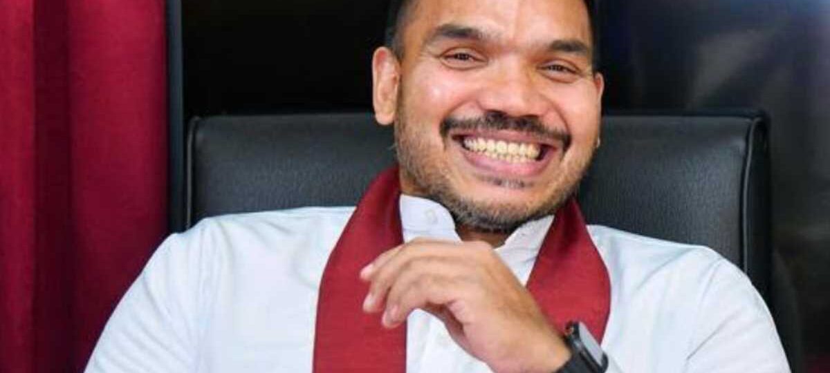 රටේම ජනතාව කැමති නාමල් රාජපක්ෂ හිරේ යන්න බය නෑ