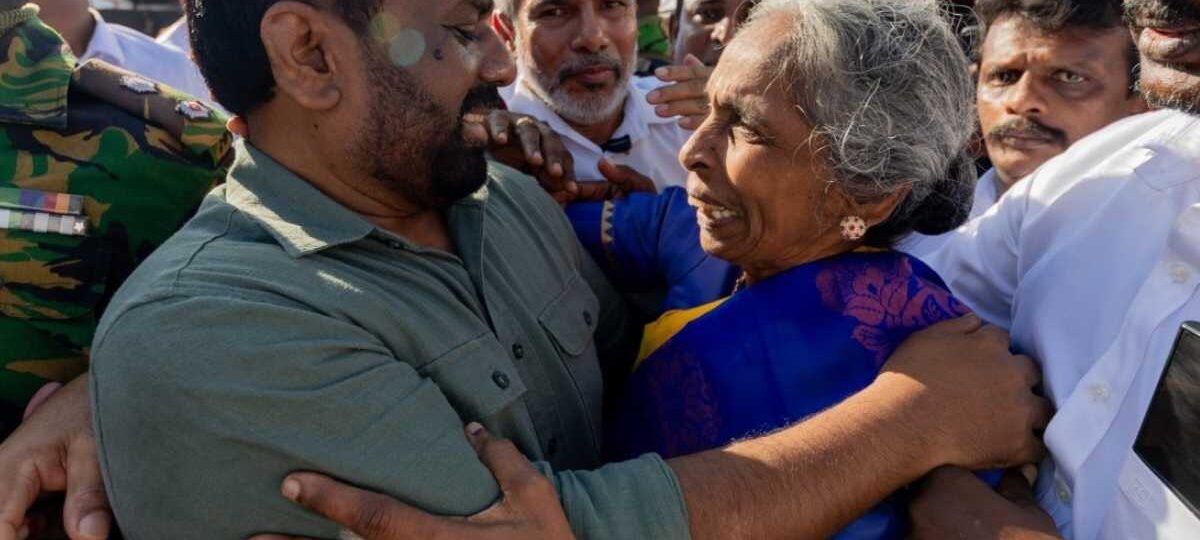 අනුරට ඉහළම ප්‍රසාදයක්.. නවතම සමීක්ෂණයෙන් සජිත්ට හිටපු තැනත් නෑ