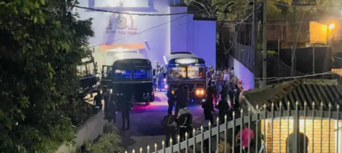 බන්ධනාගාර ගැටුමෙන් බූස්සට යැවූ රැඳවියෙක් මරුට