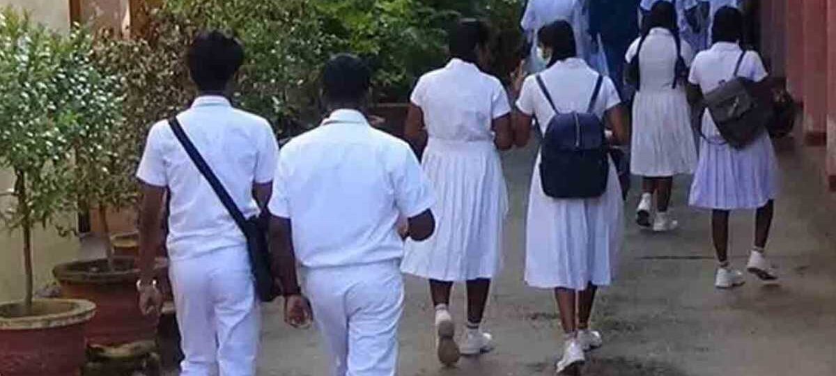 පාසල් සිසුන්ට අත්පා ආවරණ පැළඳීමට අවසර